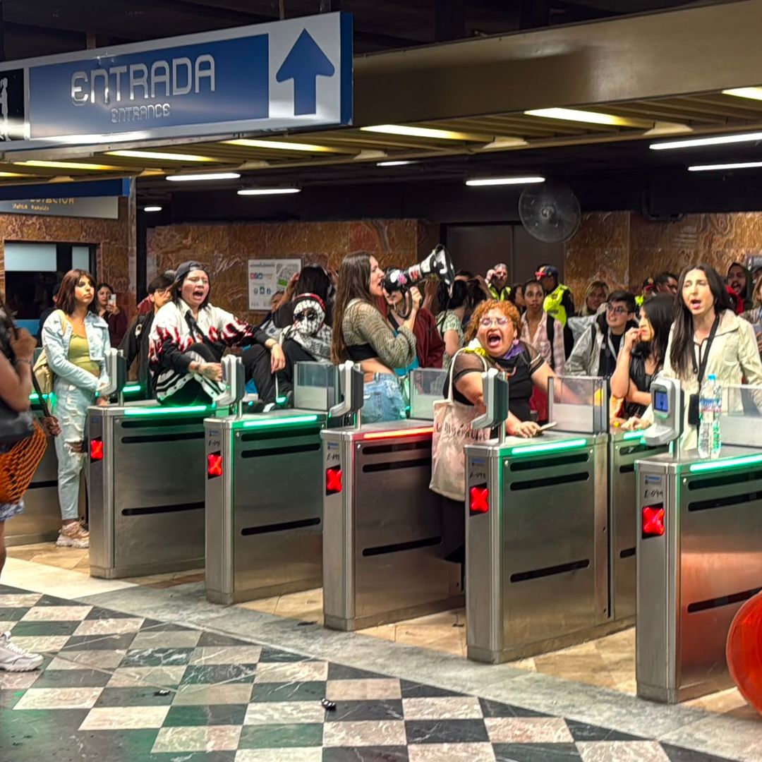 Colectivo Trans Vandaliza el Metro